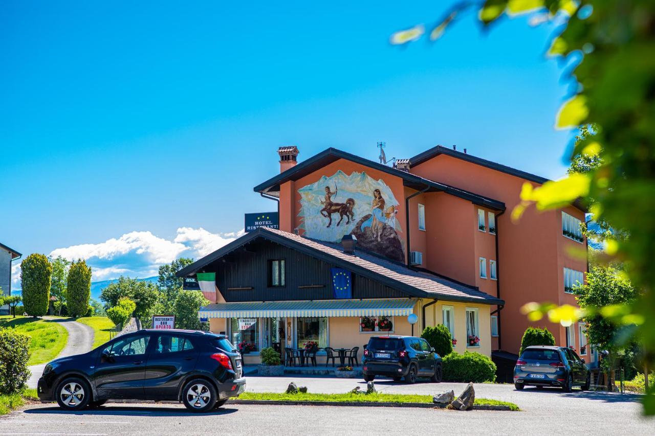 Hotel Ristorante Sagittario แฟลเตร ภายนอก รูปภาพ
