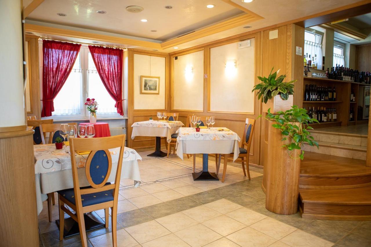 Hotel Ristorante Sagittario แฟลเตร ภายนอก รูปภาพ