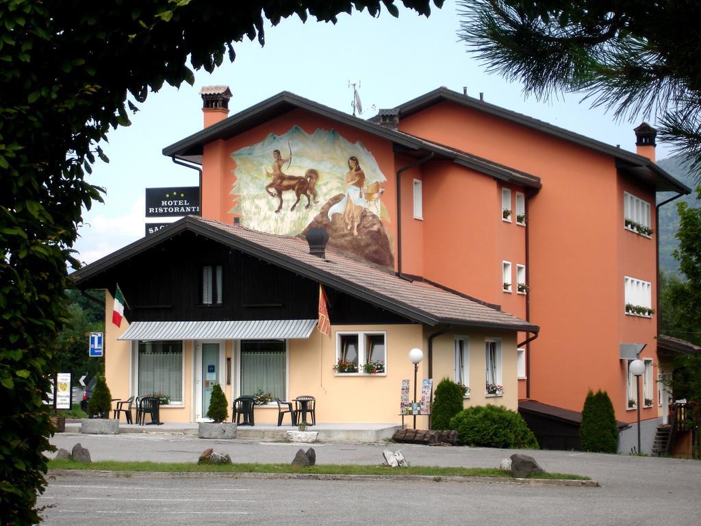 Hotel Ristorante Sagittario แฟลเตร ภายนอก รูปภาพ