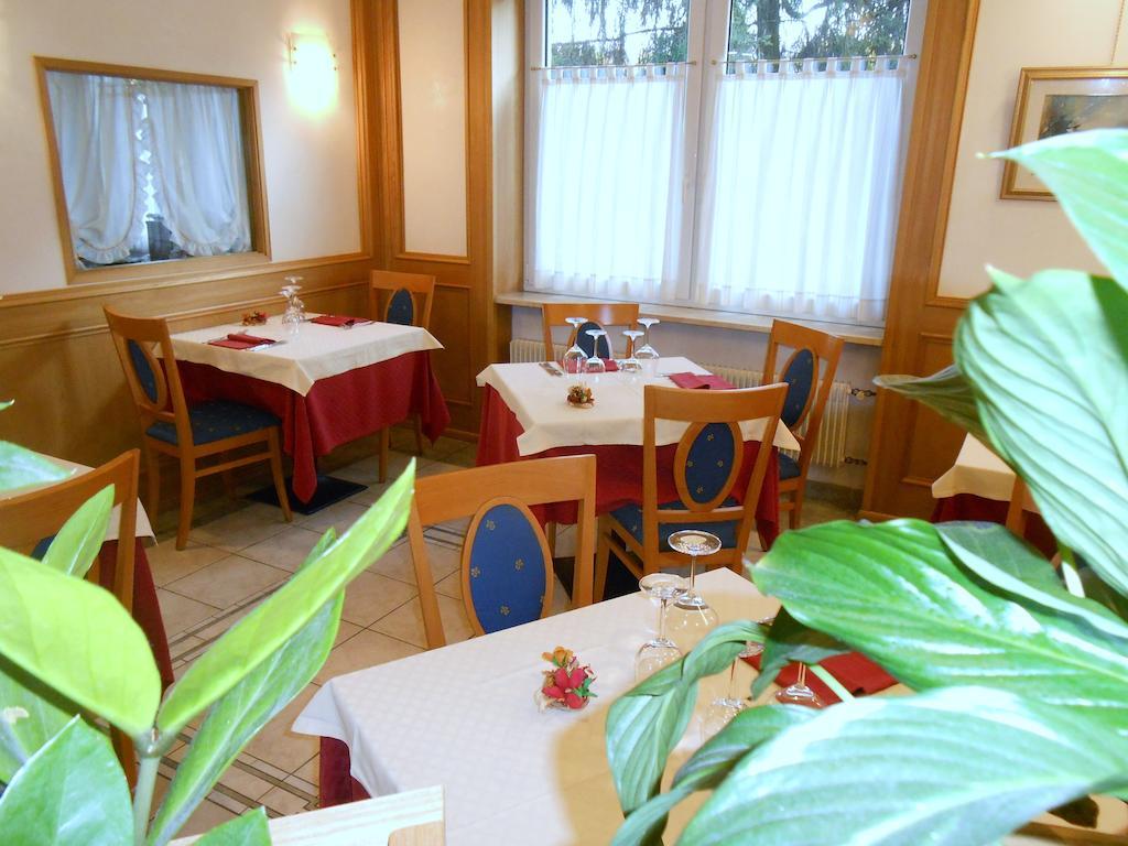 Hotel Ristorante Sagittario แฟลเตร ภายนอก รูปภาพ